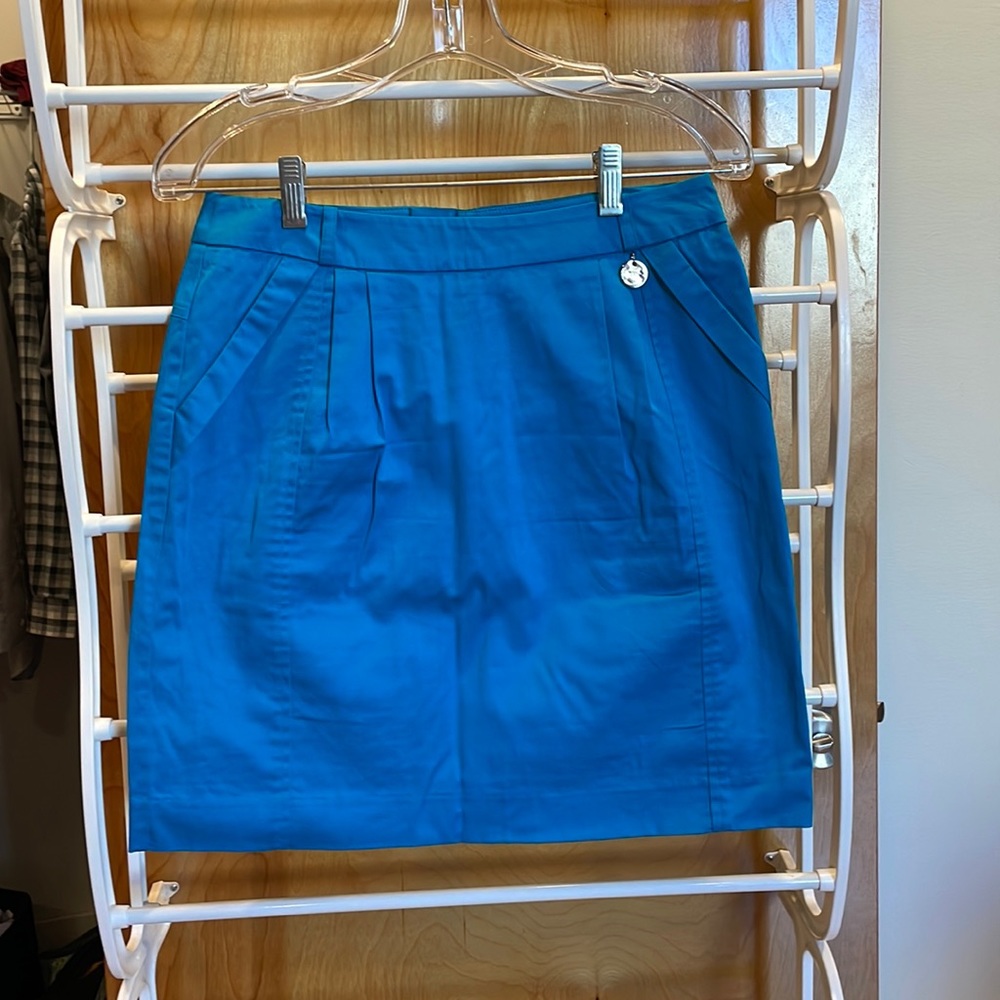 Cute spring skirt!